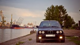 Отличный красивый стоковый BMW E30 Универсал с двигателем 2.5