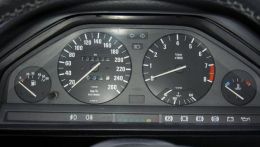 e30-320is-dashboard.jpg