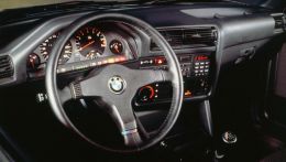 1987-bmw-e30-m3-interior-photo-365391-s-1280x