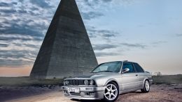 Картинки на рабочий стол с BMW E30